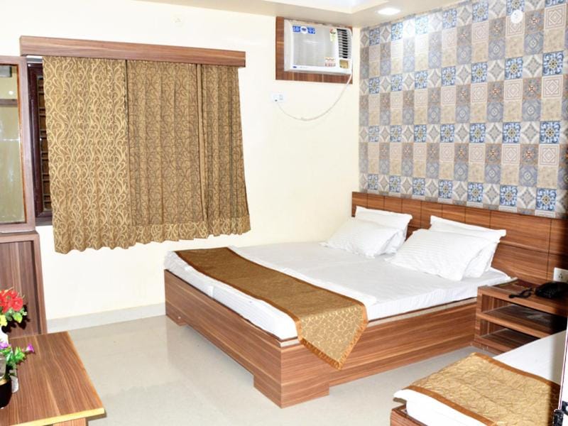 HOTEL ATA INN AND RESTAURANT (20 Mtrs from Dargah), Ajmer Hotel in Rajasthan
