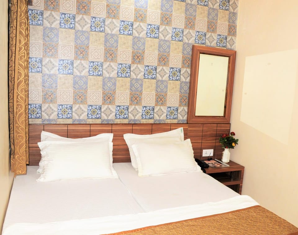HOTEL ATA INN AND RESTAURANT (20 Mtrs from Dargah), Ajmer Hotel in Rajasthan
