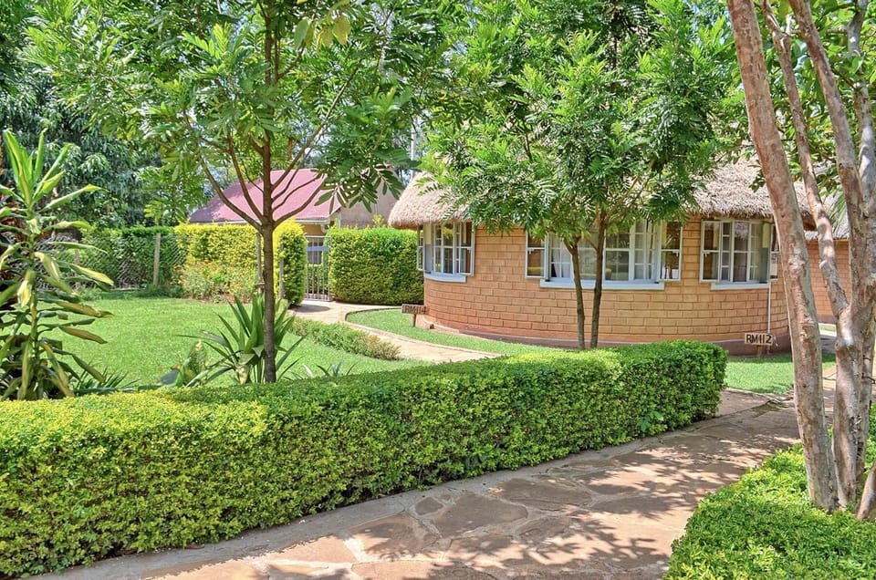 Property building, Day, Garden, Garden view