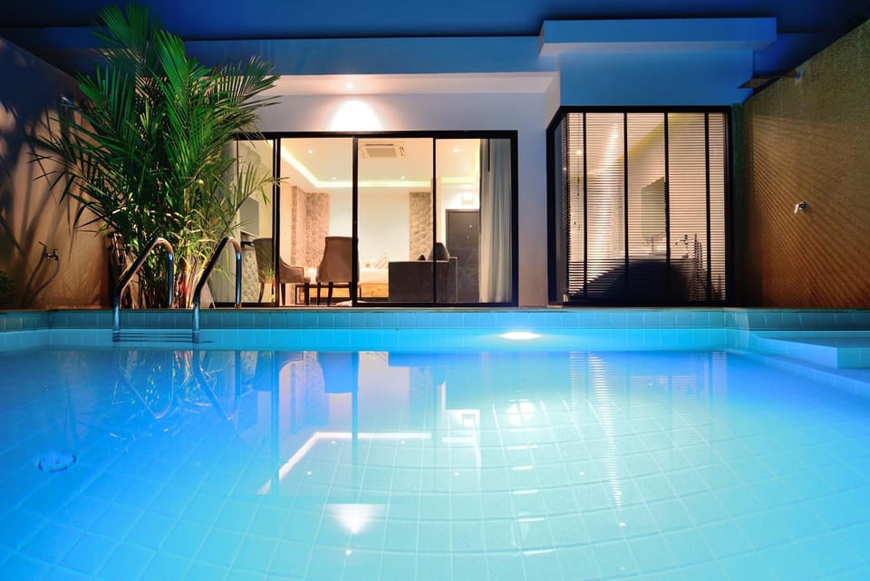 Patio, Garden, Balcony/Terrace, Living room, Seating area, Bedroom, Garden view, Mountain view, Pool view, Swimming pool, Swimming pool, Swimming pool
