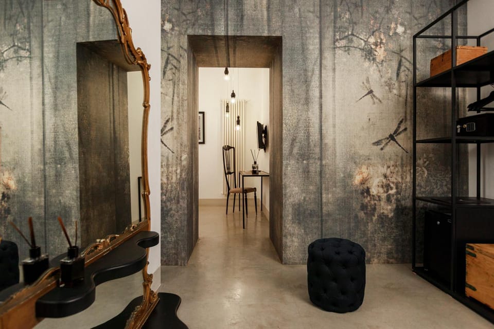 Living room, Photo of the whole room, Decorative detail