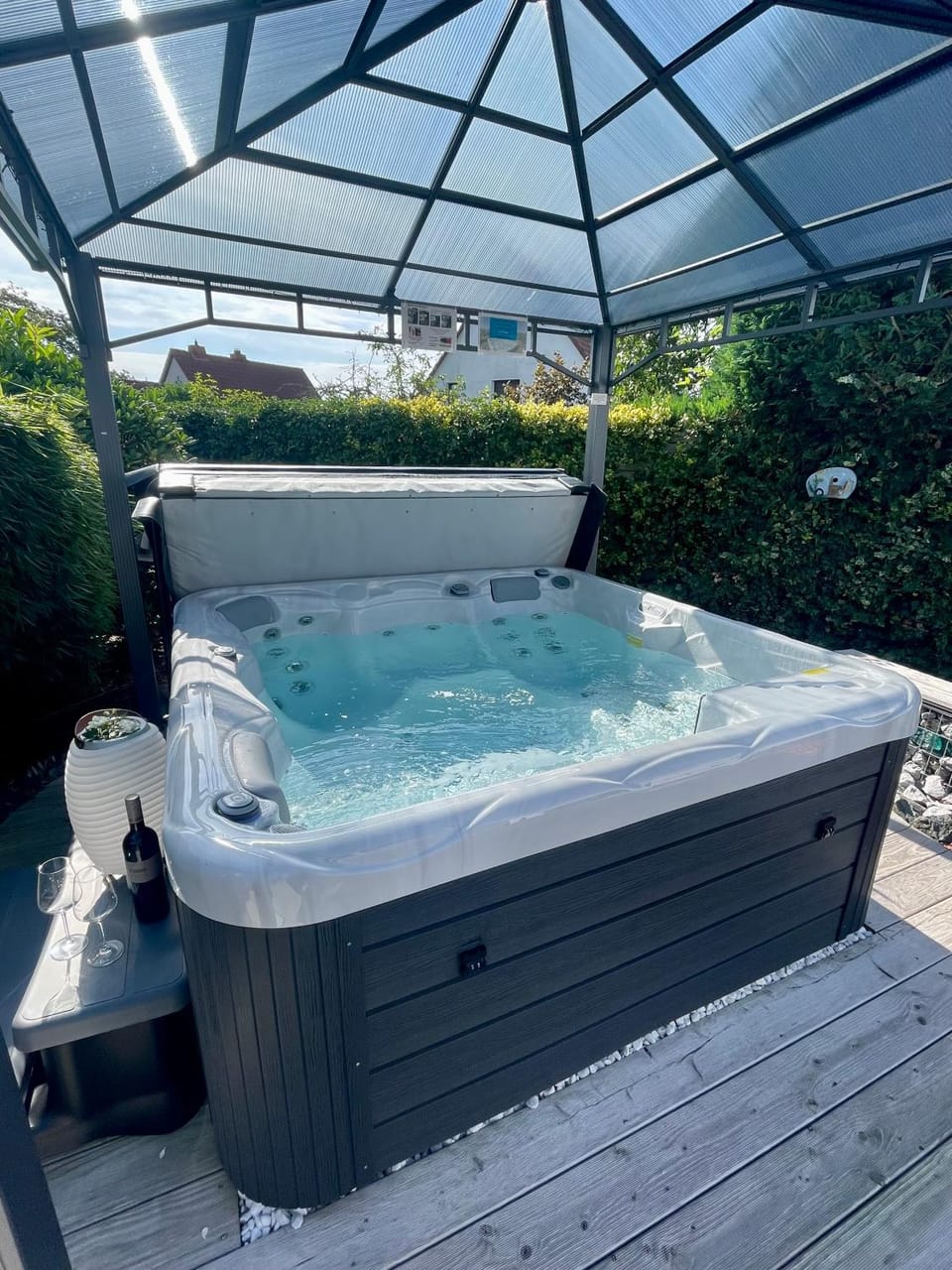 Day, Hot Tub, Swimming pool