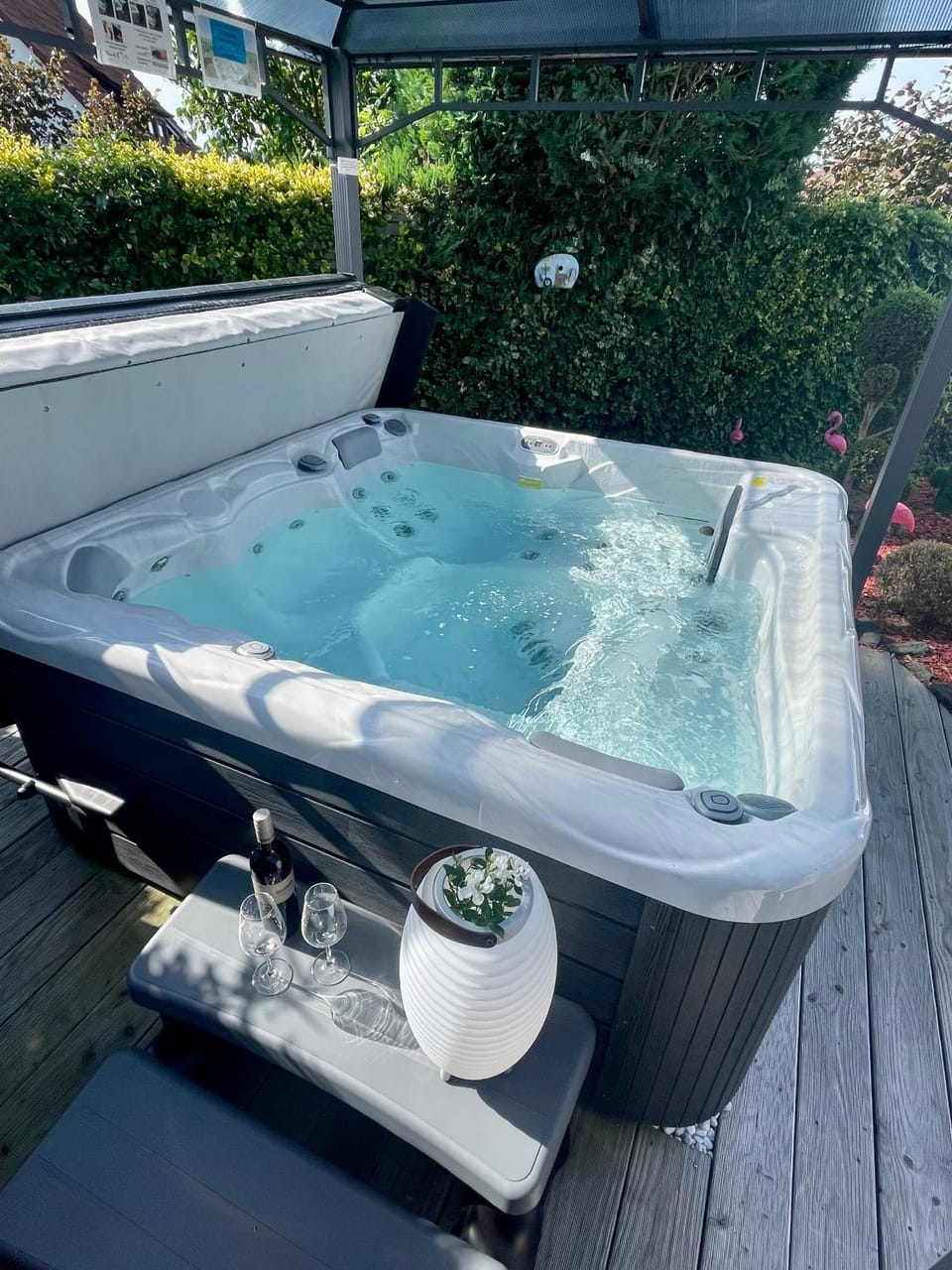 Day, Hot Tub