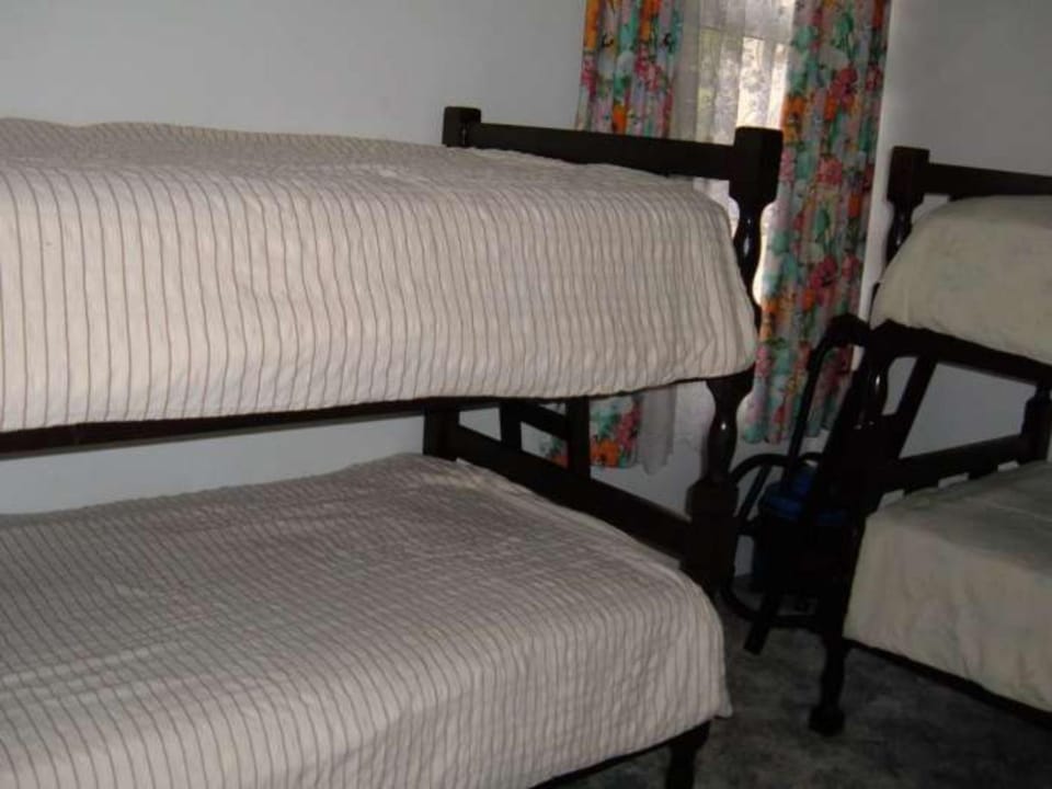 Bedroom, bunk bed