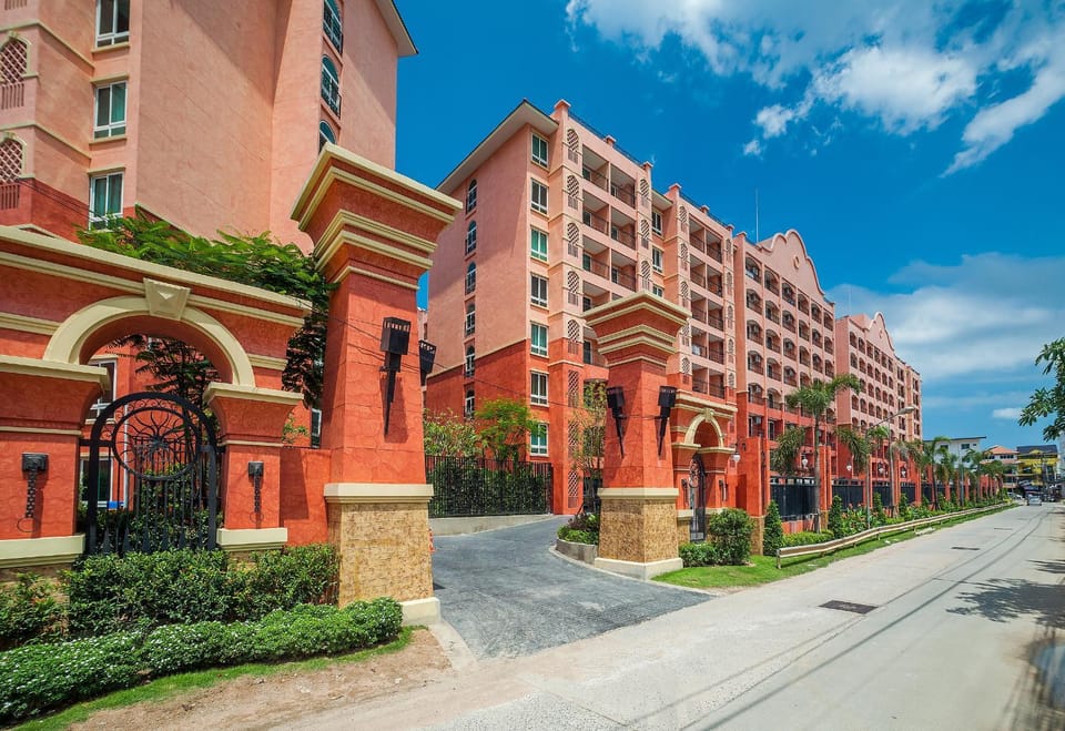 Facade/entrance, Off site, Day, Massage