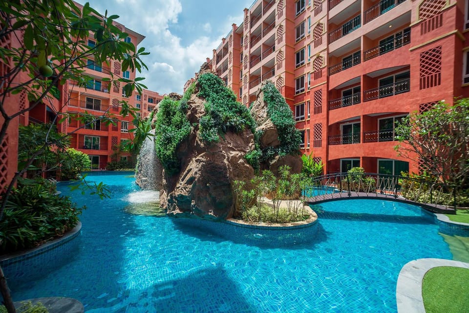 Activities, Swimming pool, Entertainment