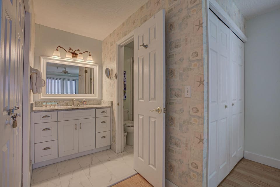 Anna Maria Island Beach Sands 101 Apartment in Bradenton Beach