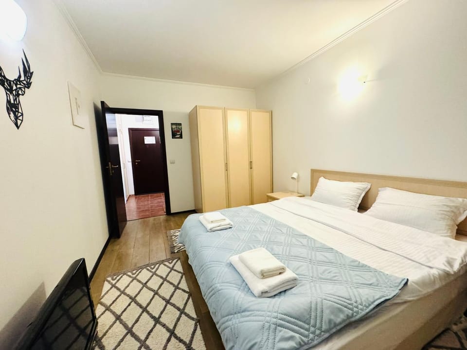 Bed, Photo of the whole room, Bedroom, towels, wardrobe