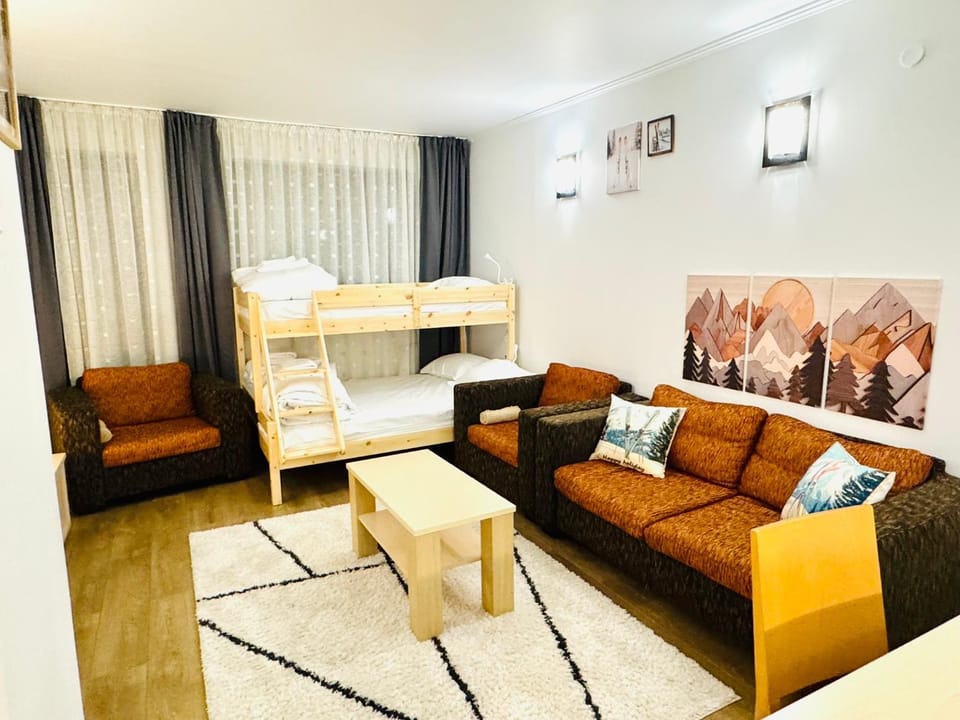 Bed, Living room, Photo of the whole room, Seating area