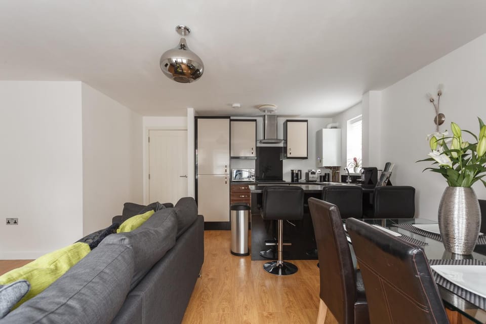 Kitchen or kitchenette, Living room, Seating area, Dining area