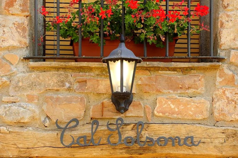 Property logo or sign, Decorative detail, Street view