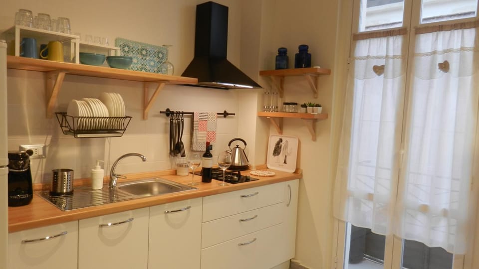 Coffee/tea facilities, Kitchen or kitchenette