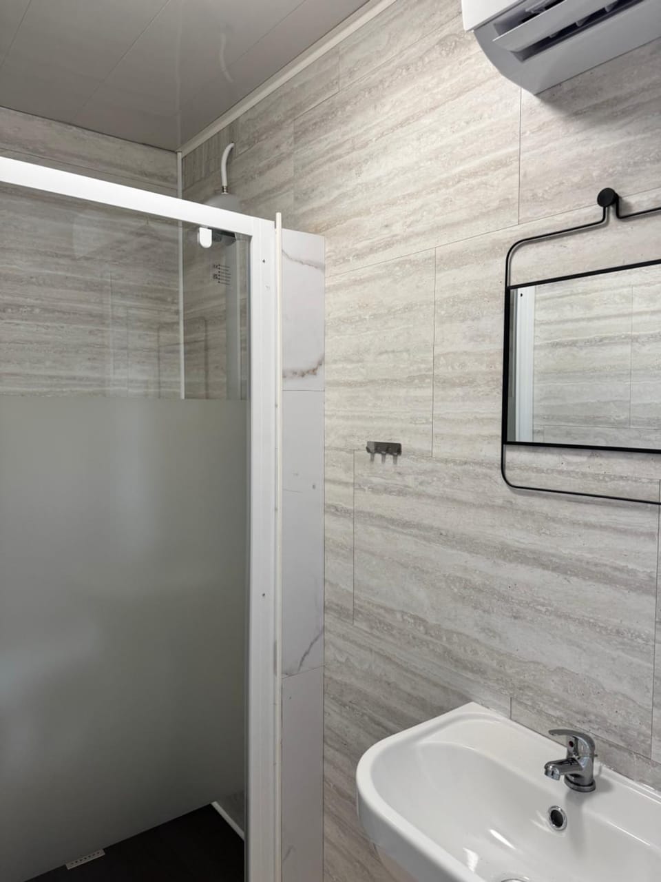 Camping De Collignon Campground/ 
RV Resort in Normandy