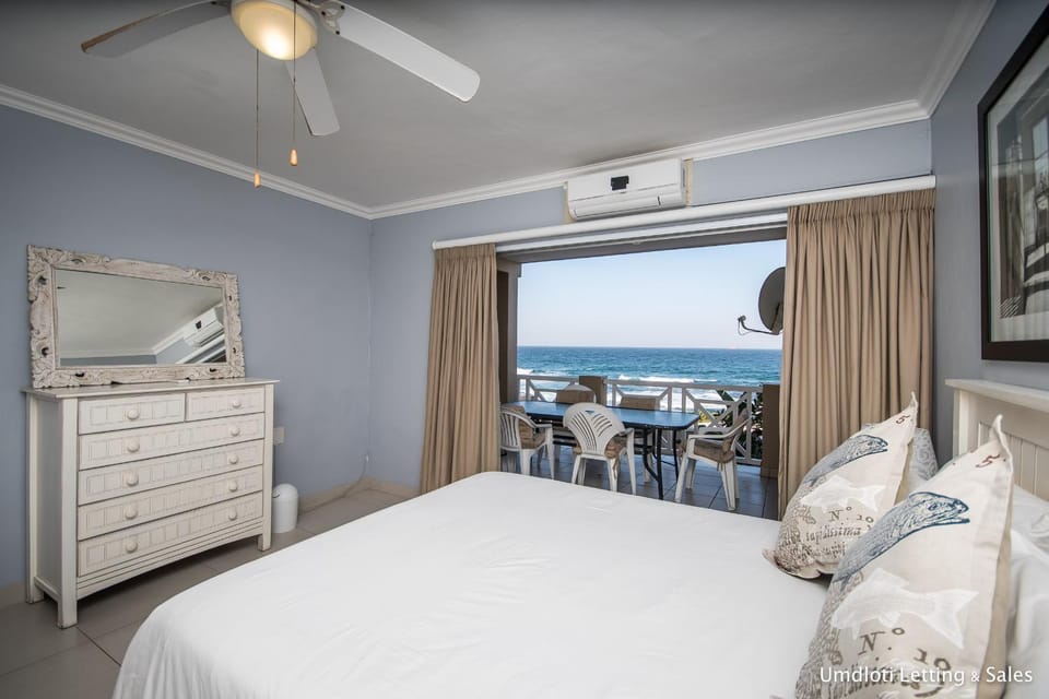 Photo of the whole room, Sea view