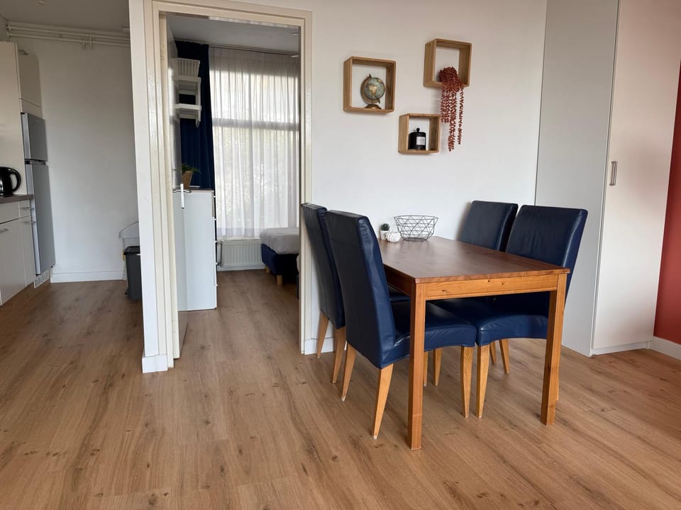 Kitchen or kitchenette, Living room, Dining area, Bedroom