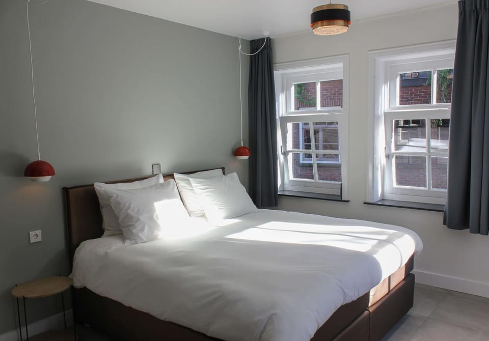 Bed, Photo of the whole room, Decorative detail