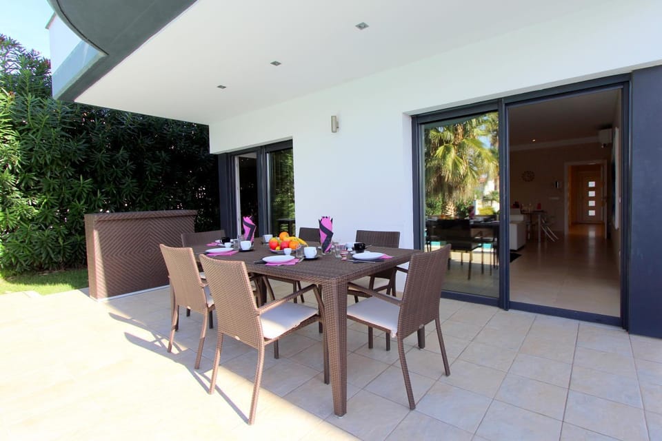 LEON INMO Villa Olivia - 10039 Villa in Alt Empordà