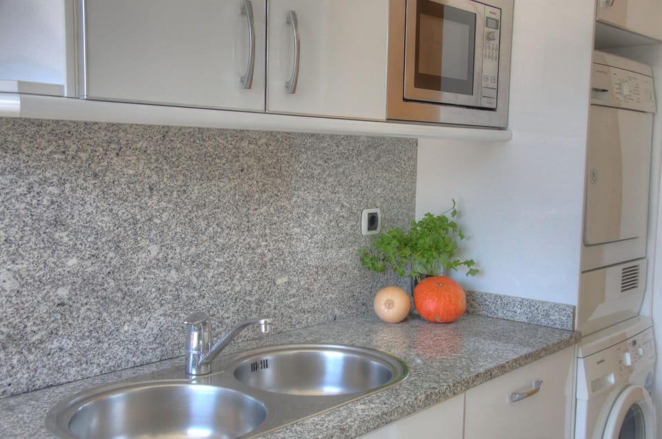 Kitchen or kitchenette, Photo of the whole room, On site