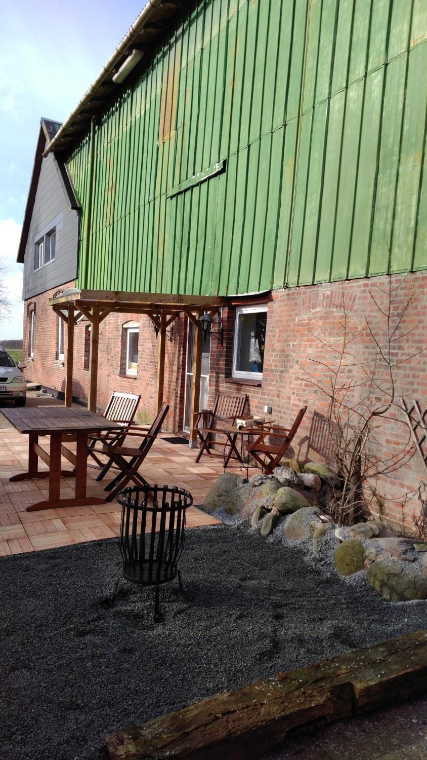 Patio, Patio, Facade/entrance, Neighbourhood, Natural landscape, BBQ facilities, BBQ facilities, Garden, Balcony/Terrace, Balcony/Terrace, Other, Decorative detail, On site, Street view