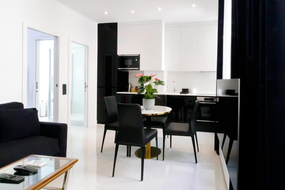 Kitchen or kitchenette, Living room, Dining area, stove