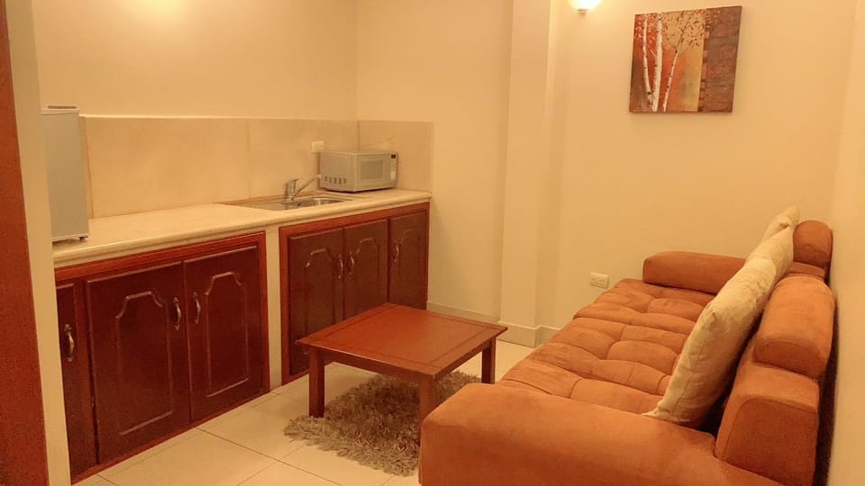 Kitchen or kitchenette, Seating area