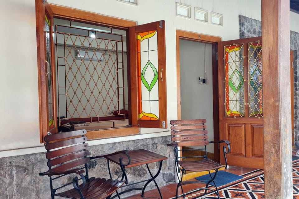 Patio, Facade/entrance