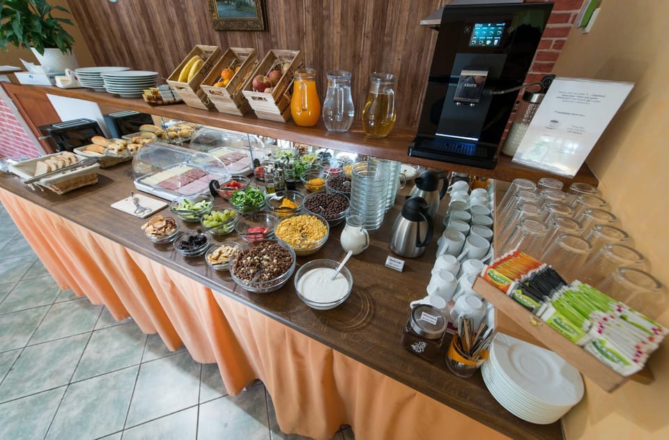 Dining area, Breakfast