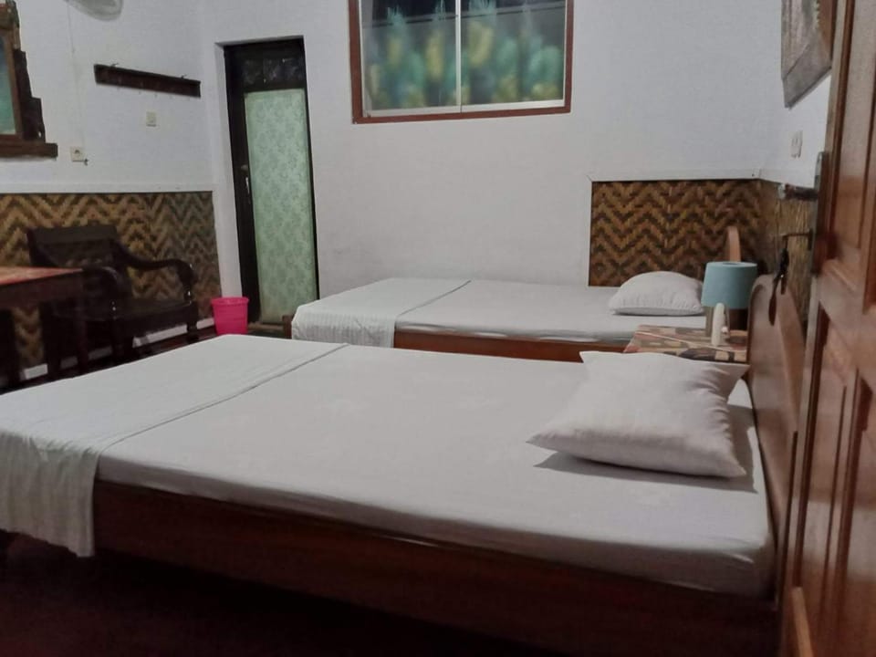 Mini Tiga Homestay Bed and Breakfast in West Java