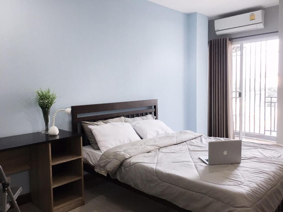 โรงแรม เดอะริช ราชพฤกษ์ โฮเทล แอนด์ เรสซิเดนซ์ Hotel in Bangkok