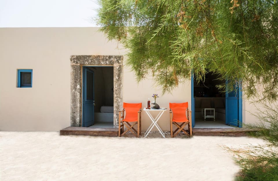 Facade/entrance, Beach, On site, Sea view