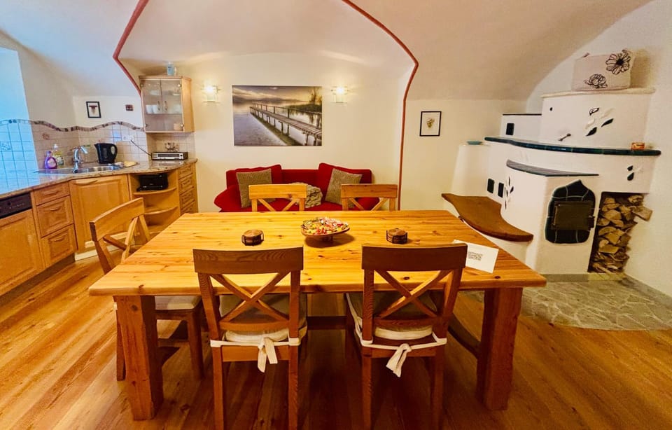 Kitchen or kitchenette, Living room, Seating area, Dining area, dishwasher, oven