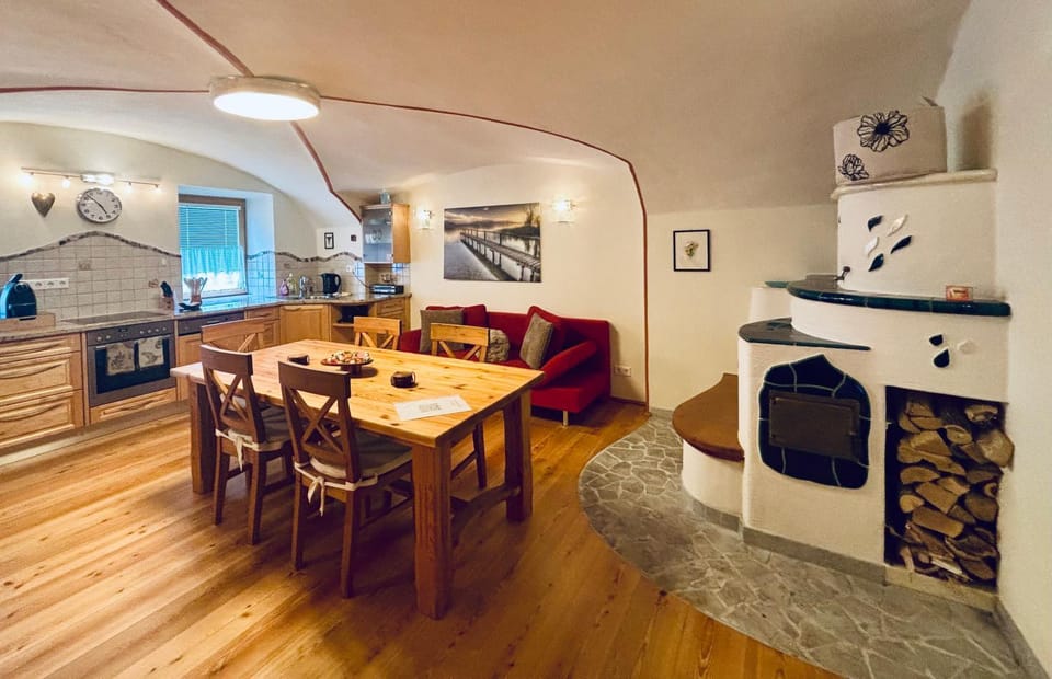 Kitchen or kitchenette, Living room, Dining area