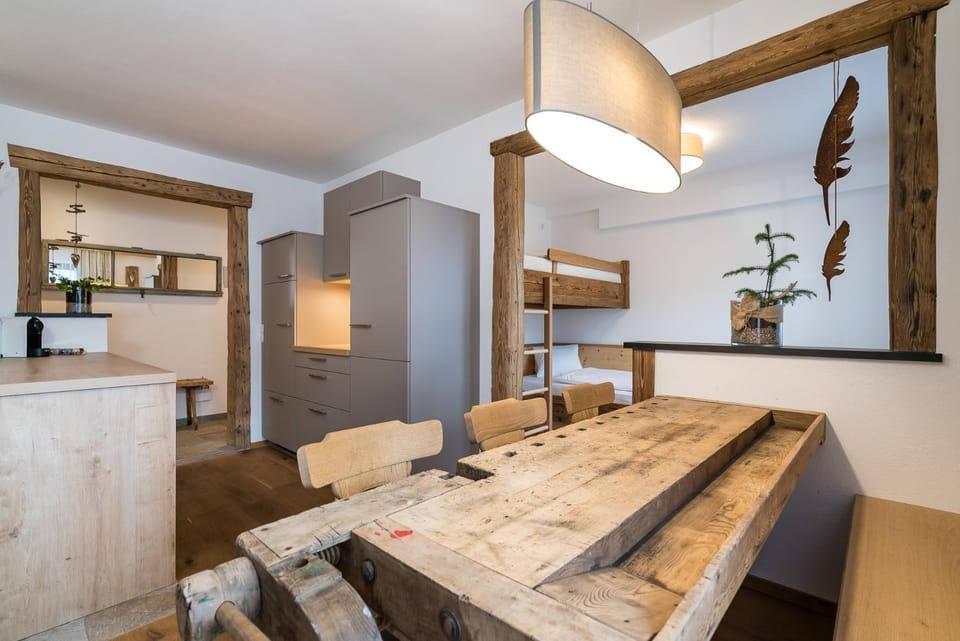 TV and multimedia, Seating area, Dining area, City view, Mountain view, Street view, bunk bed