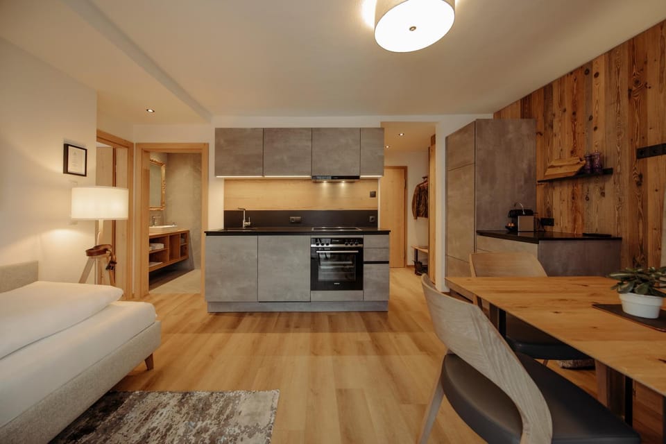 Bathroom, Kitchen or kitchenette, Living room, Photo of the whole room, Dining area