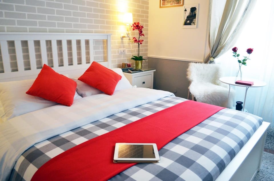 Moonlight Inn Guesthouse Bed and Breakfast in Rome