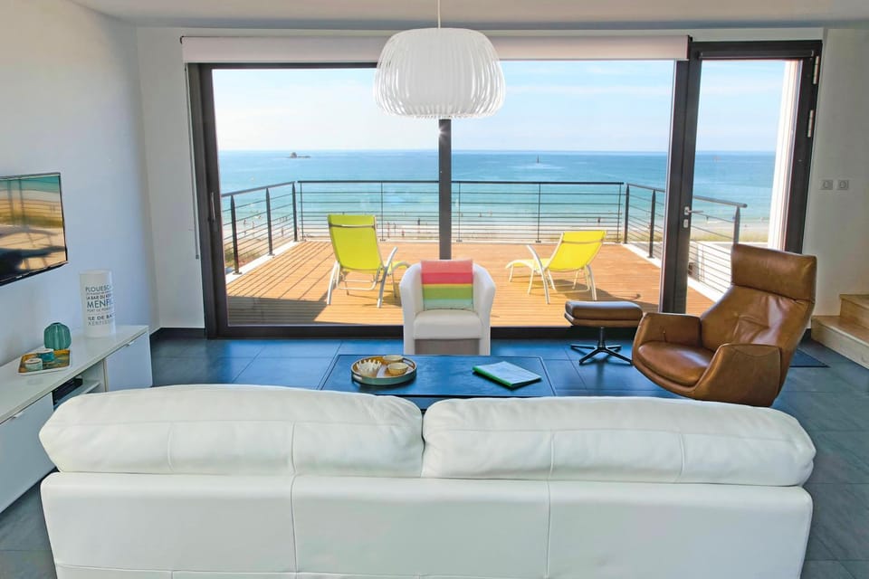 Living room, Sea view