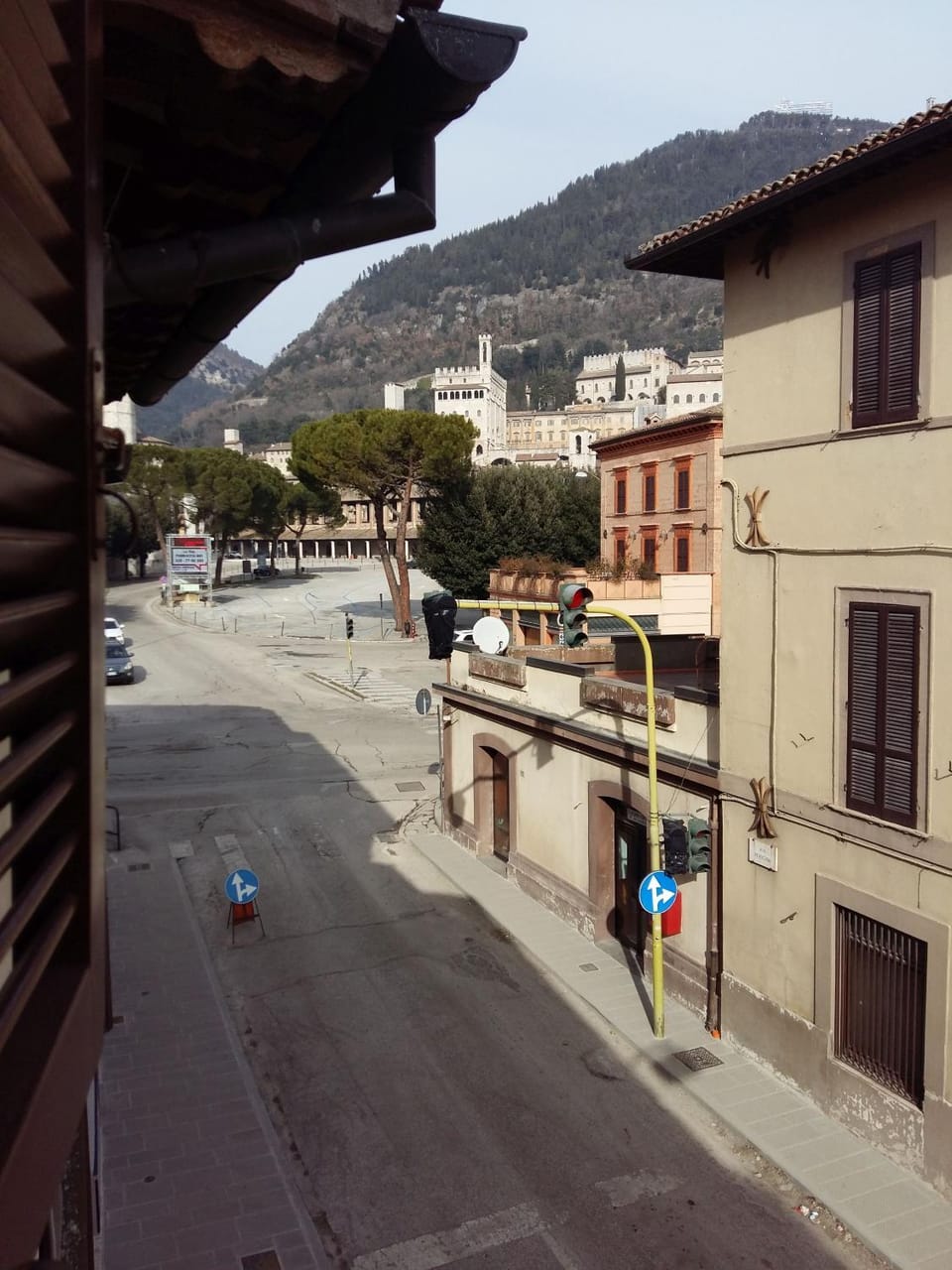 Nearby landmark, Restaurant/places to eat, Neighbourhood, Natural landscape, City view, Landmark view, Mountain view, Street view, Supermarket/grocery shop
