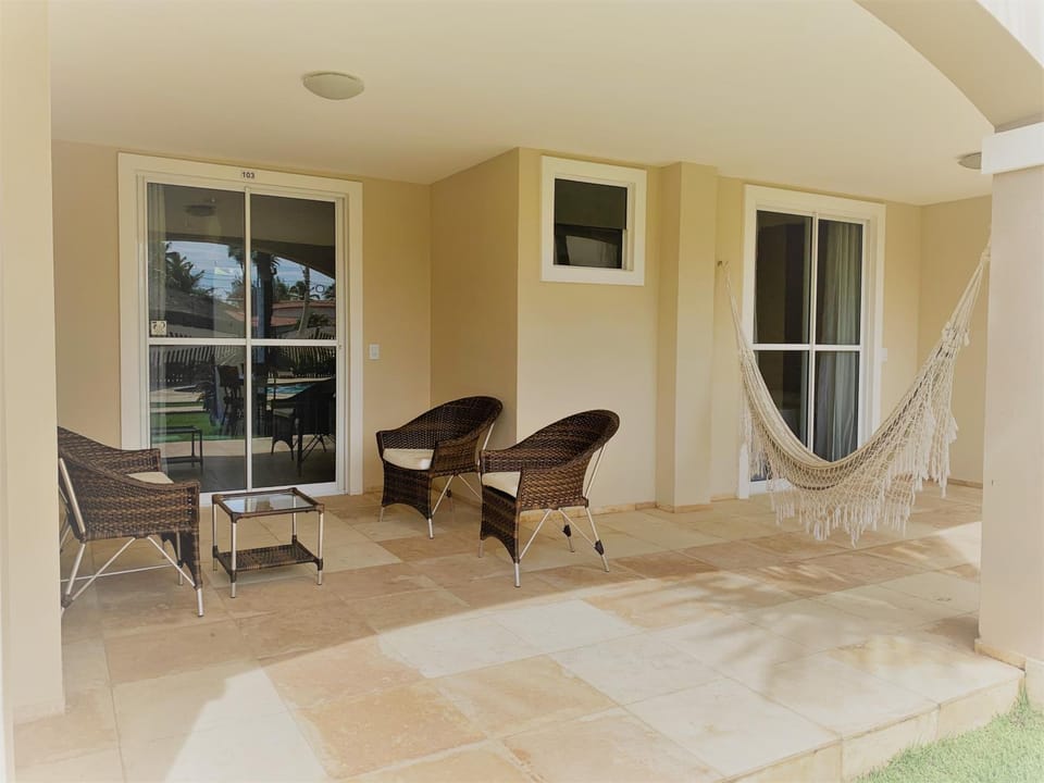 Patio, BBQ facilities, Garden, Balcony/Terrace, Living room, Other, Decorative detail, Seating area, Garden view, Swimming pool, Swimming pool, Inner courtyard view