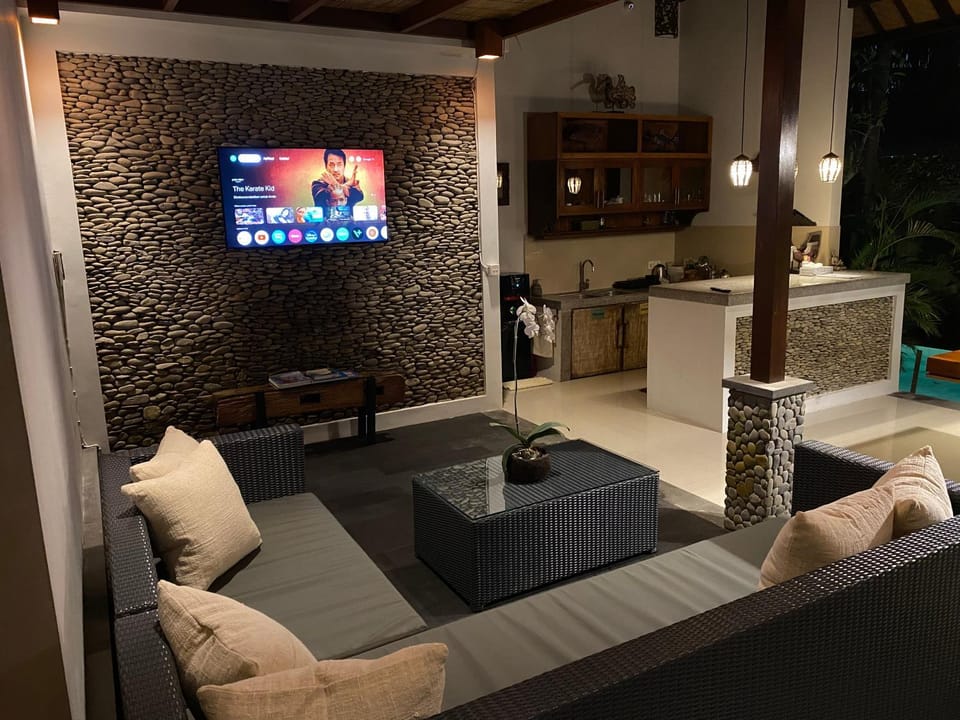 Communal lounge/ TV room, TV and multimedia, Kitchen or kitchenette, Living room, Seating area