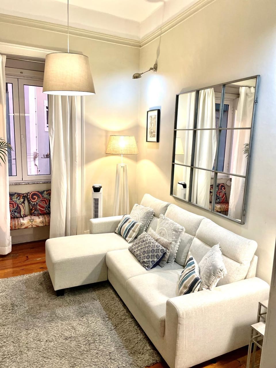 Communal lounge/ TV room