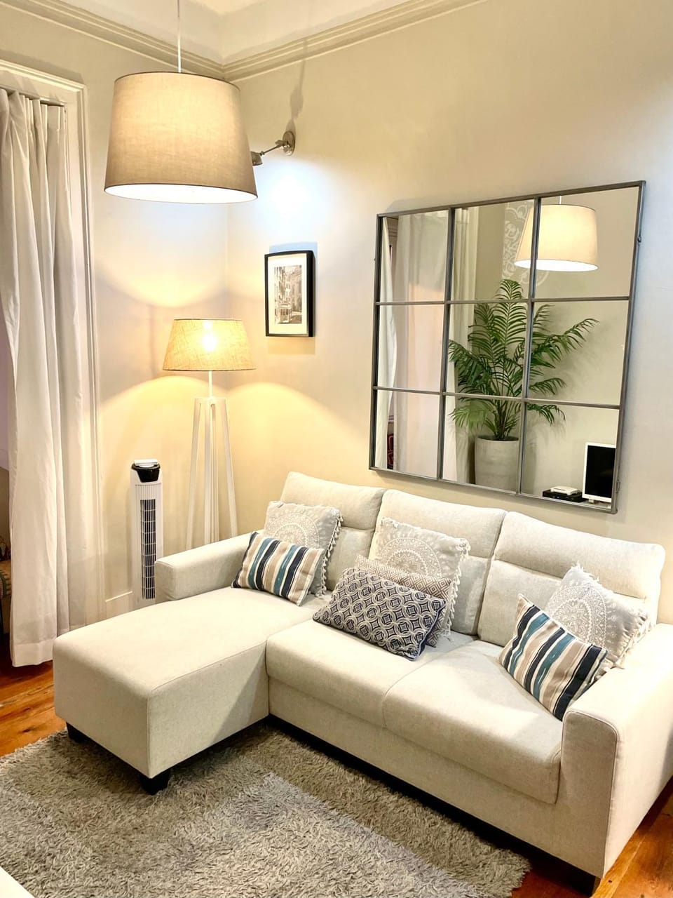 Communal lounge/ TV room