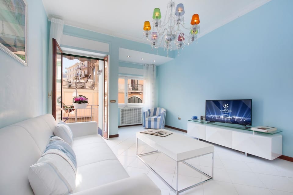 Communal lounge/ TV room, TV and multimedia, Balcony/Terrace, Living room, Seating area