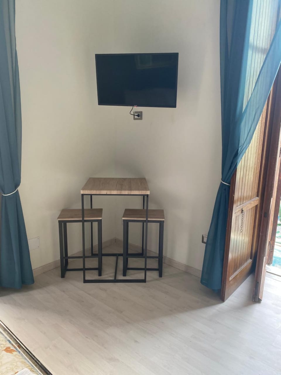 TV and multimedia, View (from property/room), Dining area