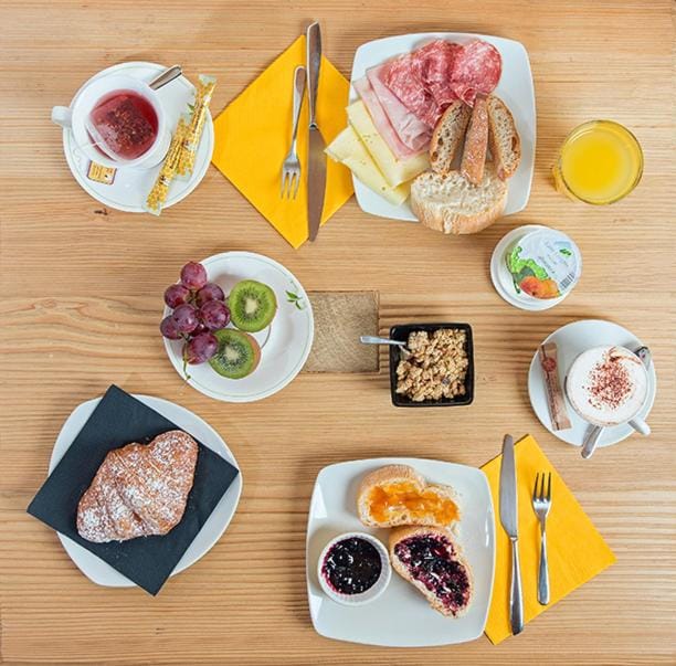 Breakfast, Buffet breakfast, Italian breakfast