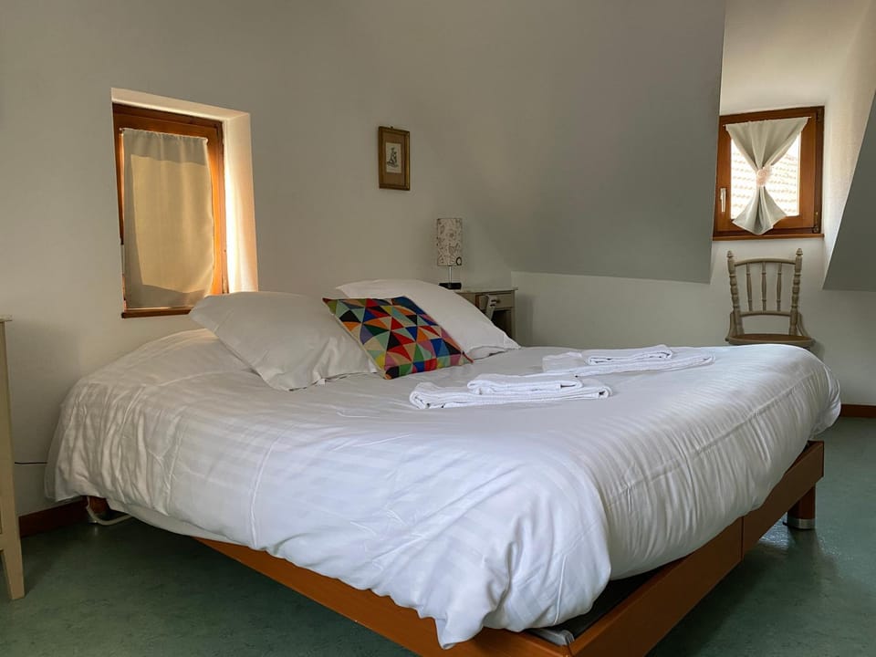 Bed, Bedroom