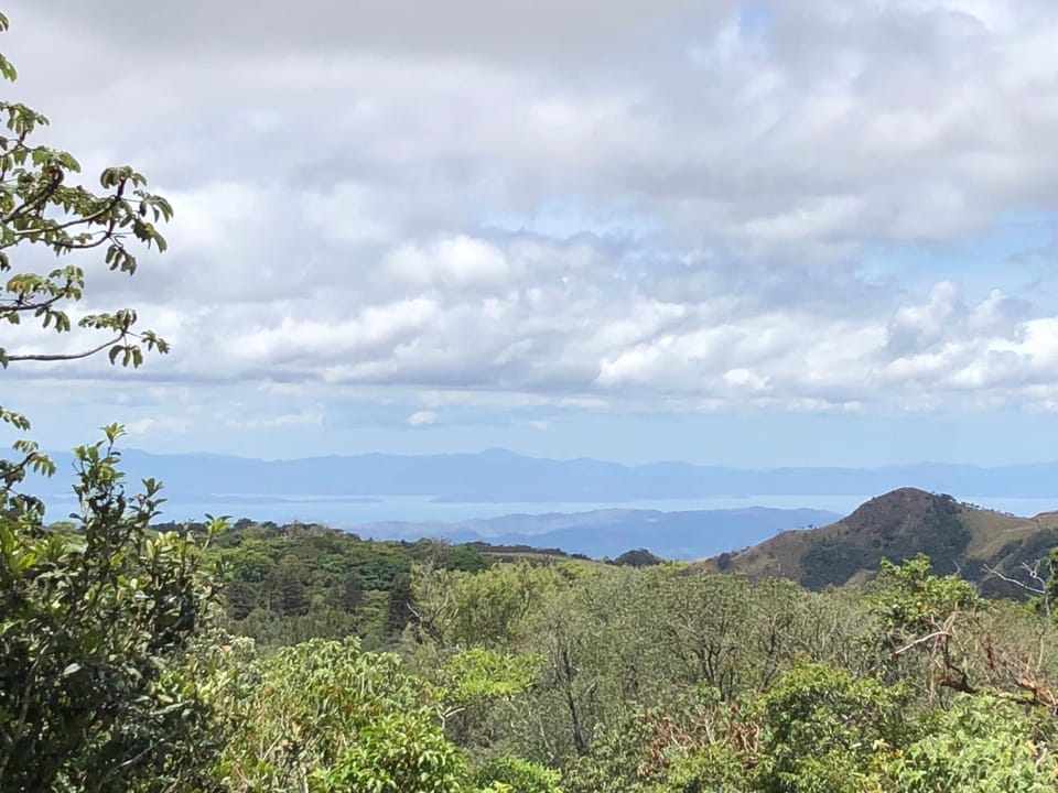 Mountain view, Sea view