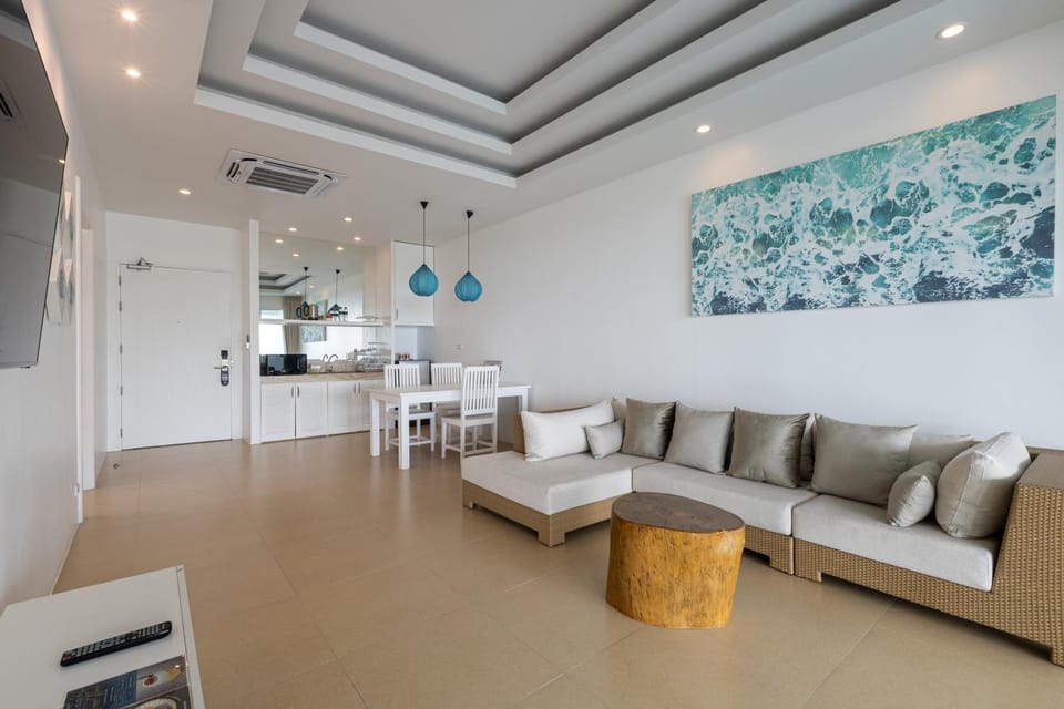 Living room, Seating area, Dining area, air conditioner