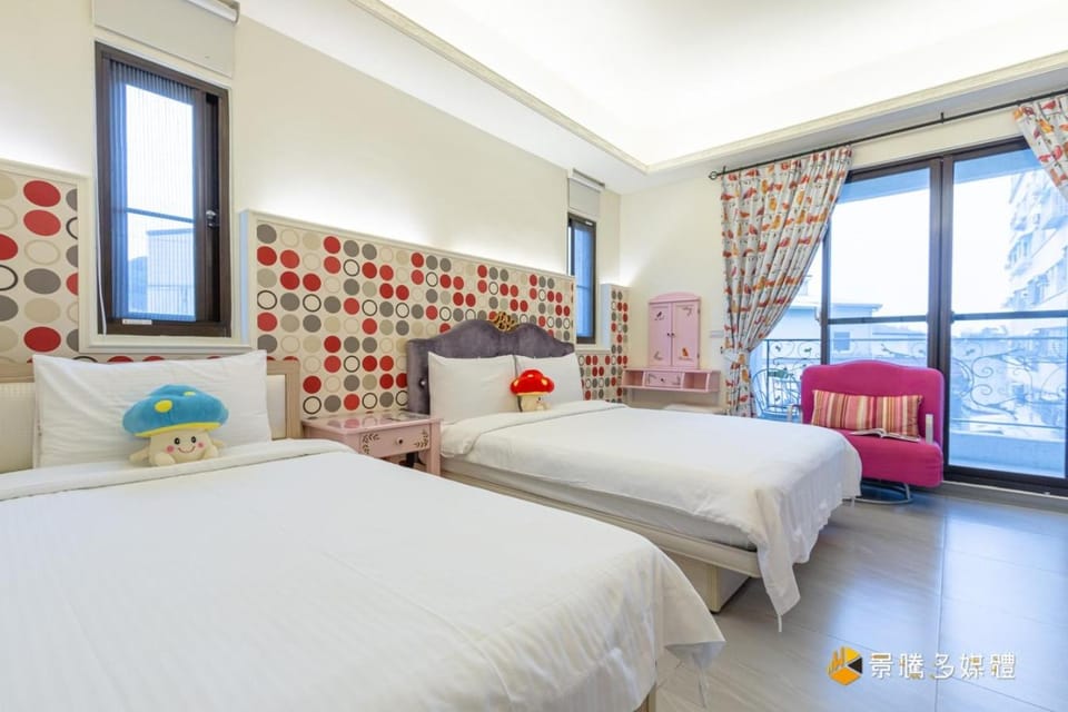 Bed, Photo of the whole room, Bedroom