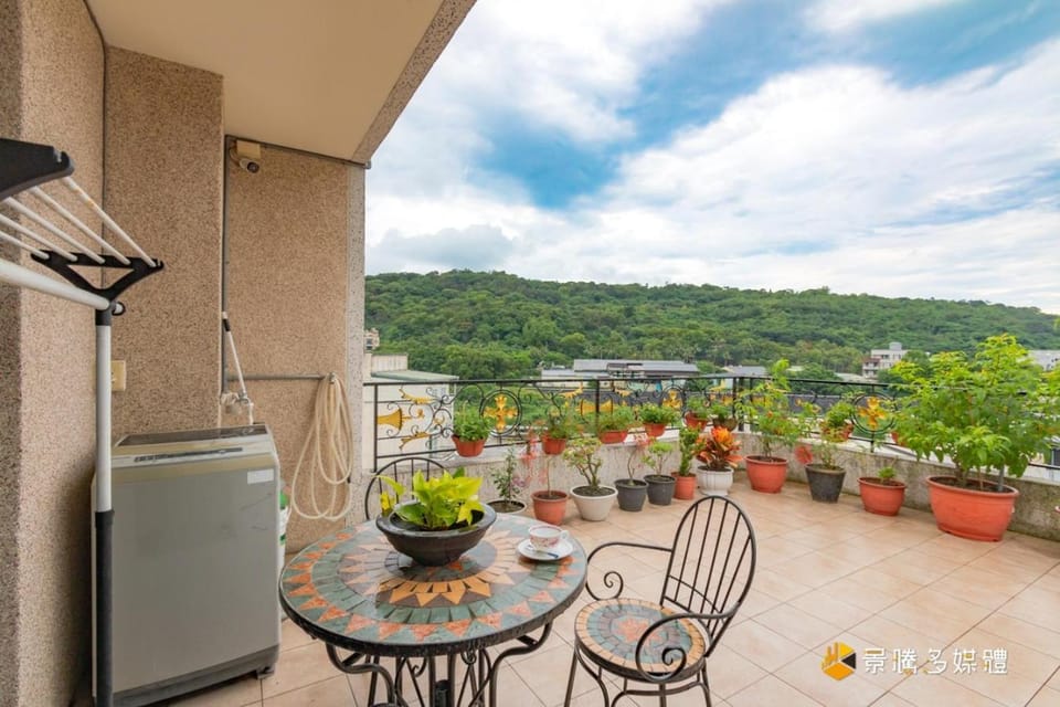 Patio, View (from property/room), Balcony/Terrace, Balcony/Terrace, Garden view, Landmark view, Mountain view