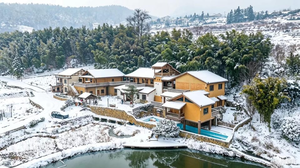 Property building, Day, Natural landscape, Winter, Lake view, Mountain view, Inner courtyard view